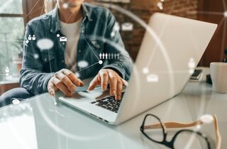 ハイブリッドワークに最適なネットワークとは？〜SD-WANだけではダメ？グローバルプライベートネットワークが重要な理由〜